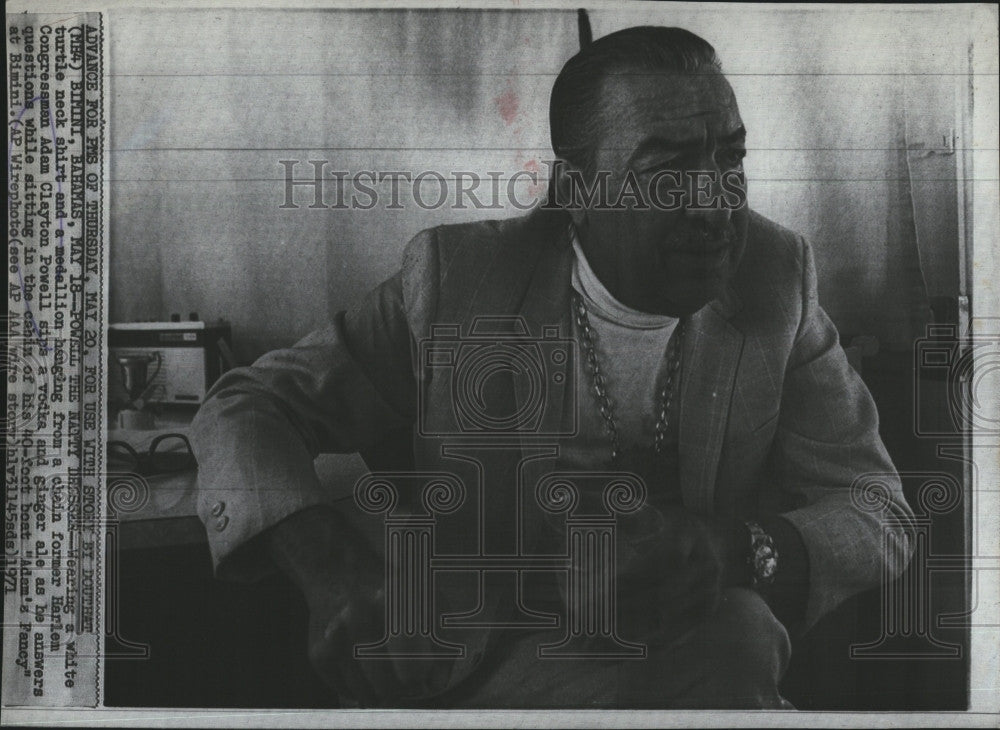 1971 Press Photo Rep.Adam Clayton Powell of Harlem,sips a vodka at his cabin. - Historic Images