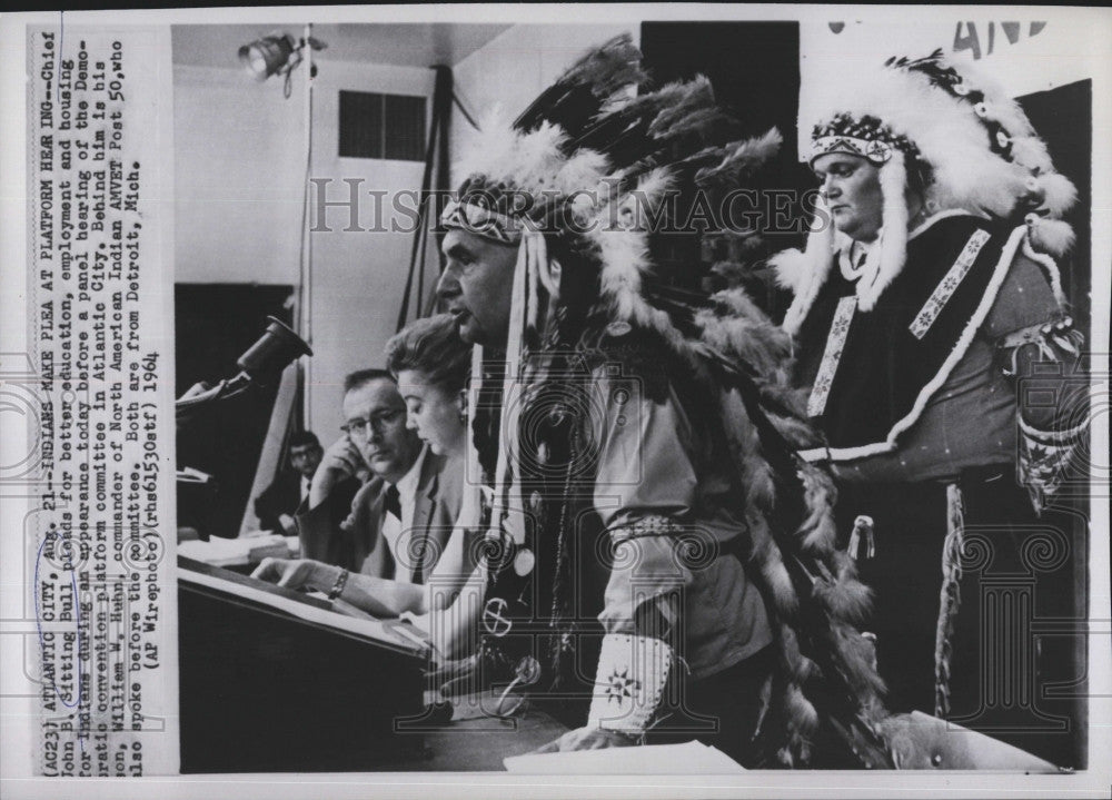 1964 Press Photo Chief John B Sitting Bull and his son William W Huhn - Historic Images