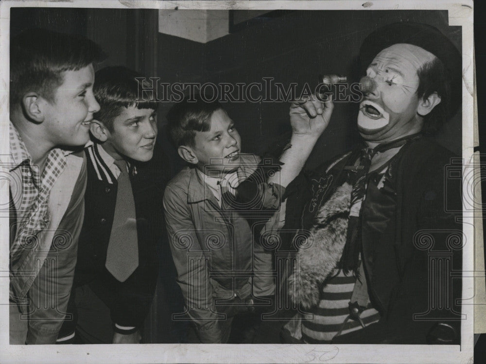 1946 Press Photo &quot;Bozo&quot; Ray Cosmo - Historic Images