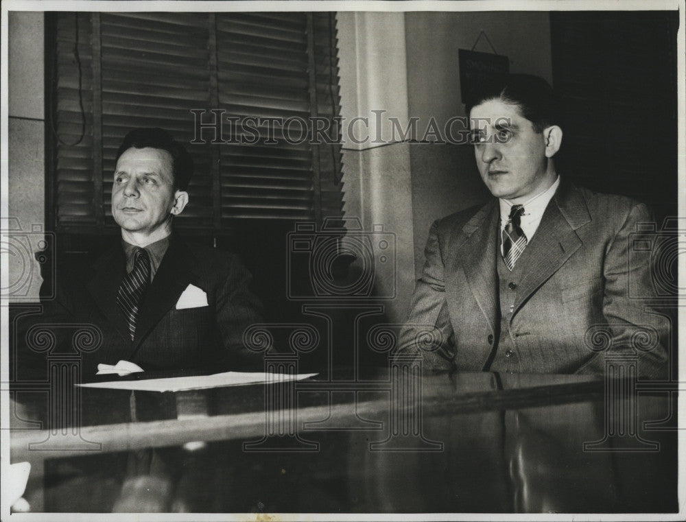 1943 Press Photo James Dawson alias Jack Dalton, charged with murder &amp; jis aty. - Historic Images