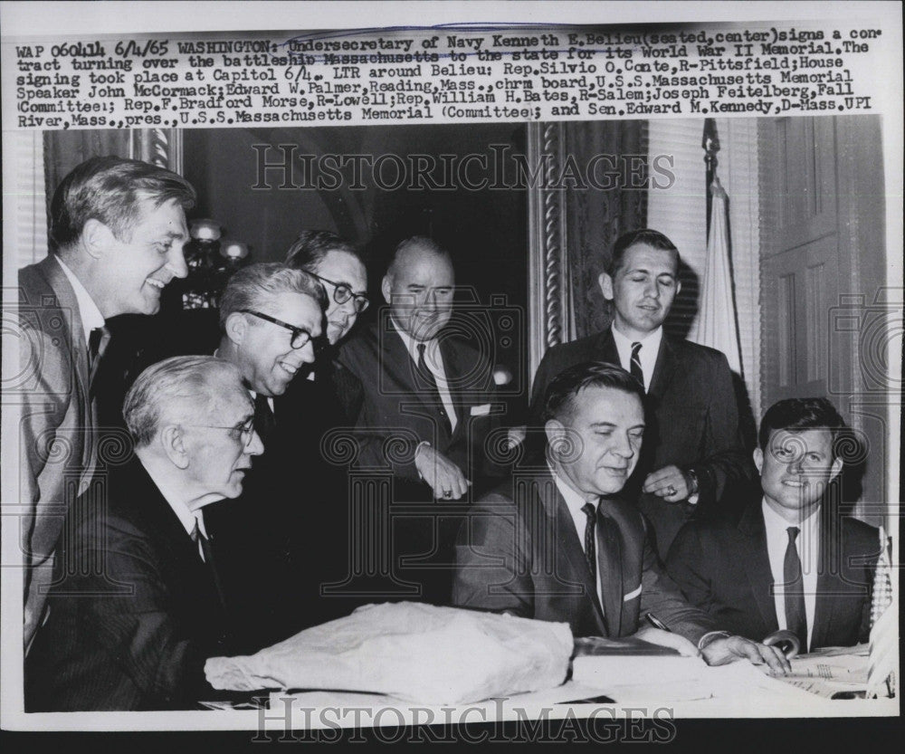 1965 Press Photo Undersec of Navy K Belieu &amp; Senate members for War Memorial - Historic Images