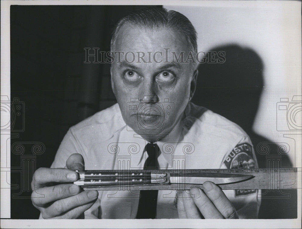 1965 Press Photo Lt William Burke, Boston Police Academy - Historic Images