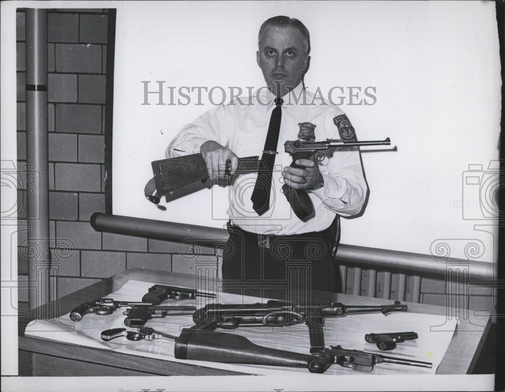 1965 Press Photo Boston Police Acad. Lt Wm Burke - Historic Images