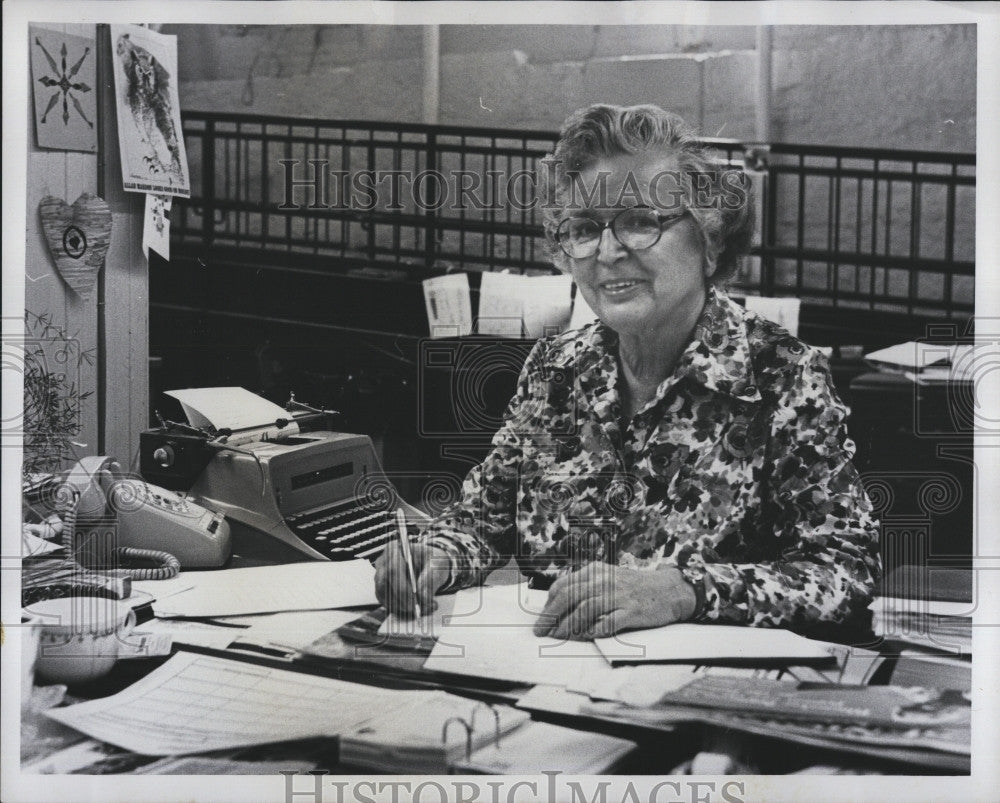 1978 Press Photo Writer, Olga Burke at her desk - Historic Images