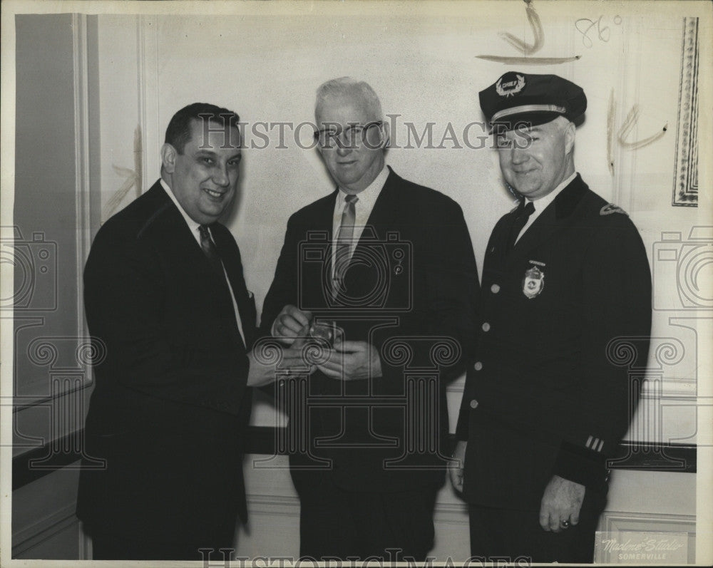 1964 Press Photo Mayor Lawrence Bretta, Police Sgt JF Burlingame,Tom O&#39;Brien - Historic Images