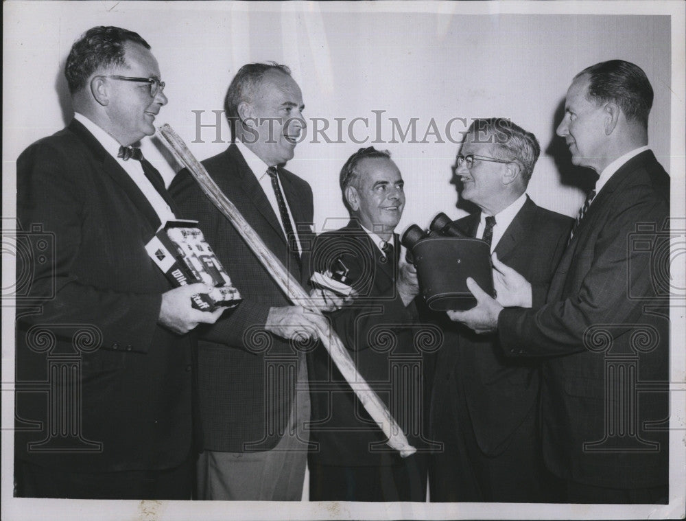 1963 Press Photo C Sacco , Burke, J Fahnley,R Walsh &amp; Geo Faye Miller Beer sales - Historic Images