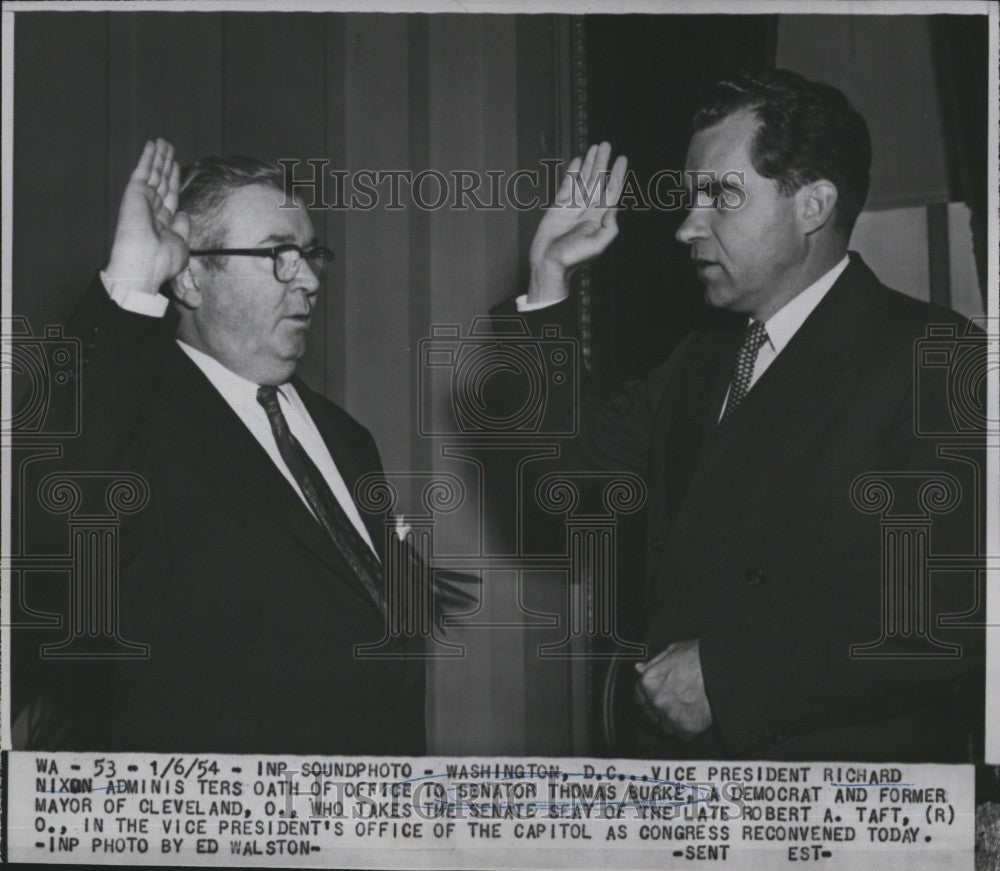 1954 Press Photo VP Richard Nixon gives oath of office to Sen Thomas Burke - Historic Images