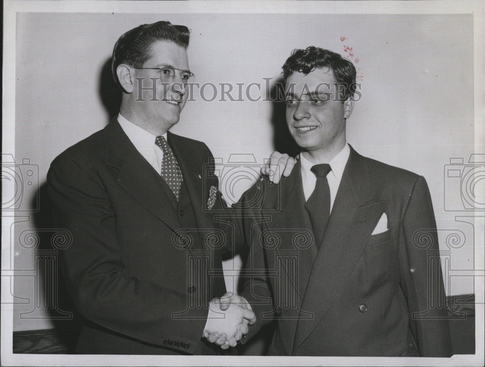 1945 Press Photo William Burke and Anthony Bivona in Oratorical Contest - Historic Images