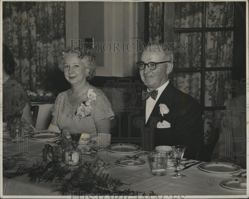 1950 Press Photo Mr &amp; Mrs Isaiah Carroll at Thirtieth Wedding Anniversary - Historic Images