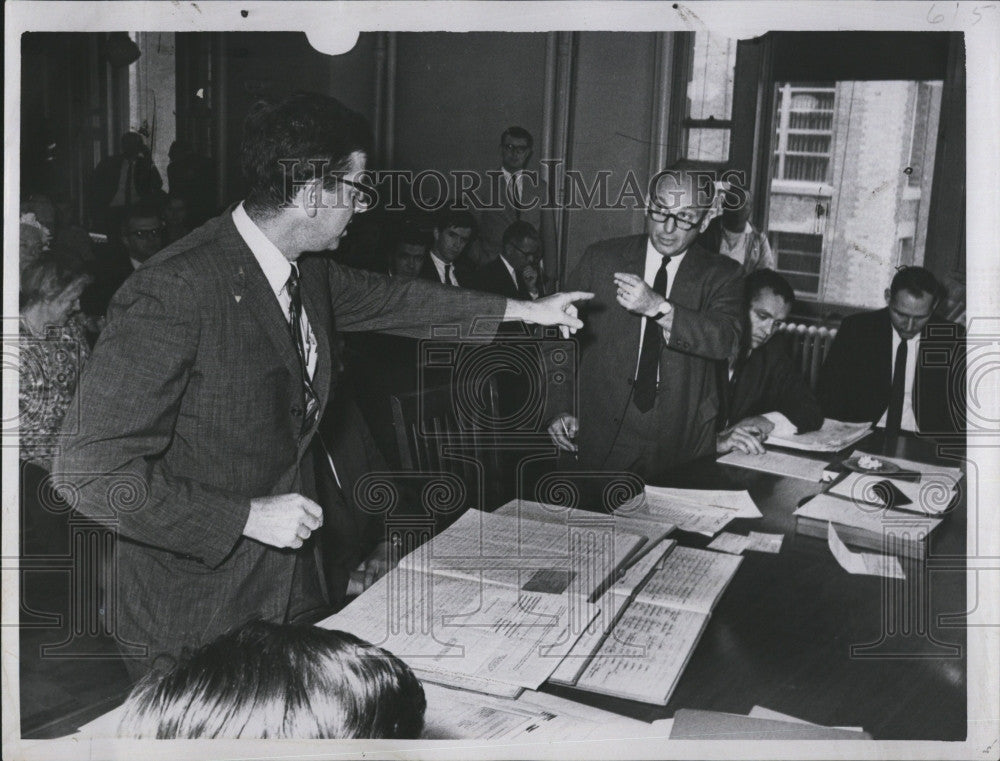 1967 Press Photo Lawyers Jerome Eacher &amp; Harold Katz at White hearing - Historic Images