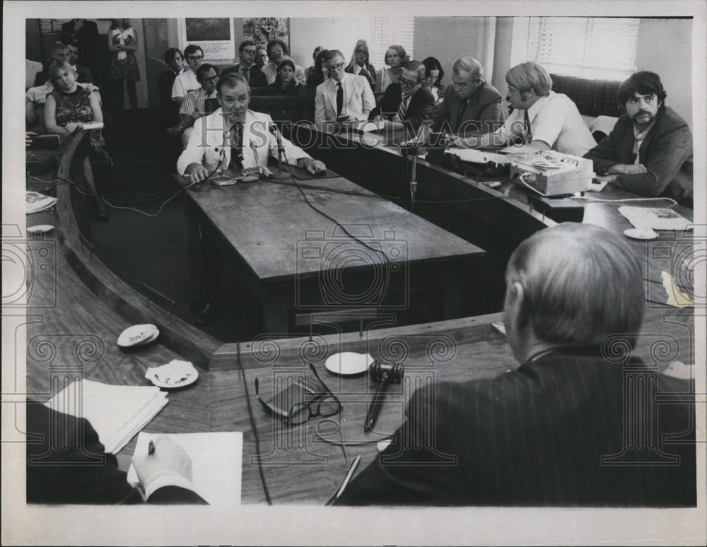 1972 Press Photo Fred Butterworth Riot Hearings - Historic Images