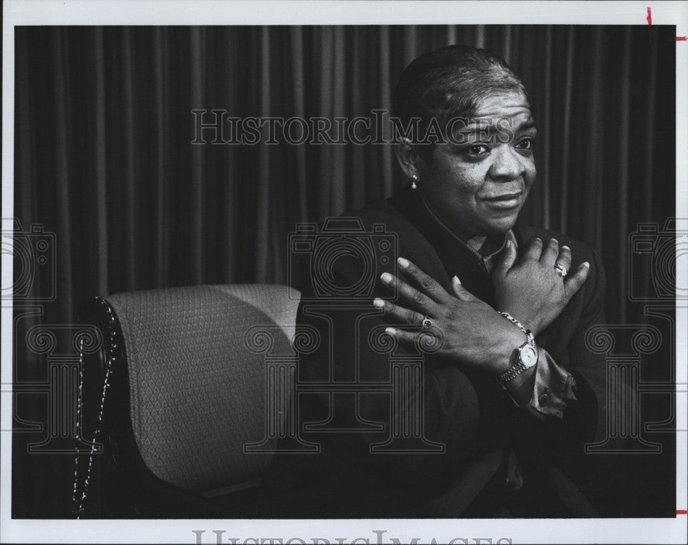 1996 Press Photo Nell Carter talks about her recent health problems - Historic Images