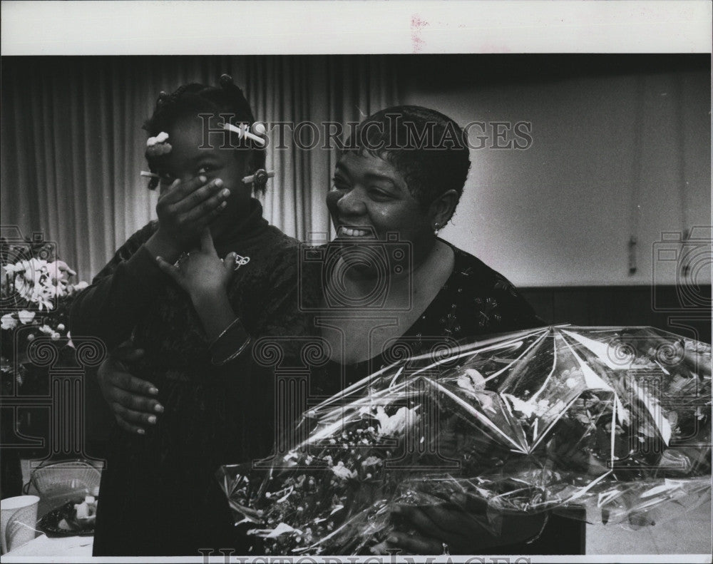 1997 Press Photo Nell Carter, Pauline Borde, 7 - Historic Images