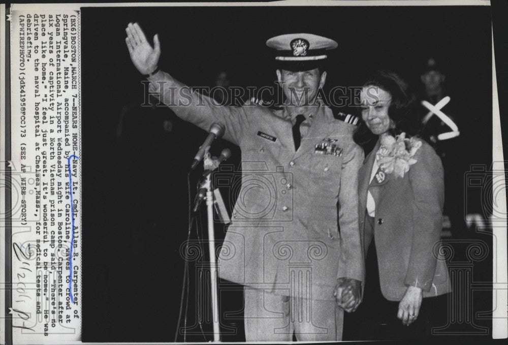 1973 Press Photo Navy Lt Cmdr Allan R. Carpenter &amp; wife Caroline - Historic Images