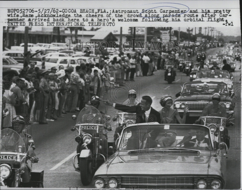 1962 Press Photo Astronaut Scott Carpenter& wife Rene in parade - Historic Images