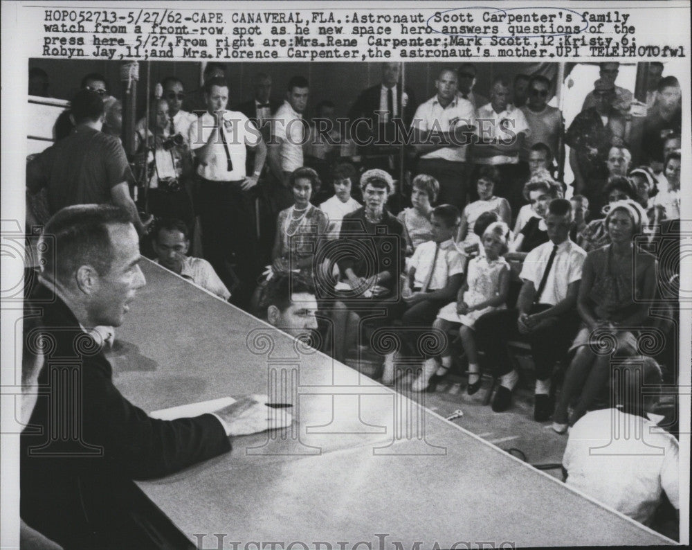 1962 Press Photo Astronaut Scott Carpenter's family listen to his speech - Historic Images