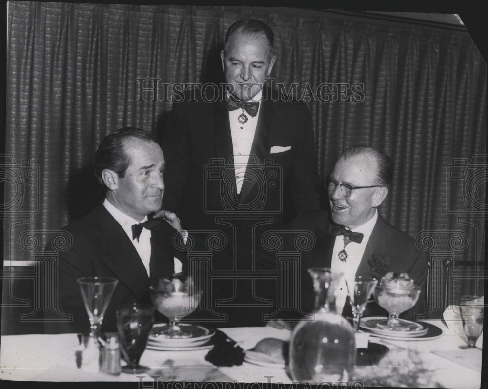 1961 Press Photo Publisher Mr. Joseph Kingsbury-Smith with Mr. Adrian O&#39;Keefe - Historic Images