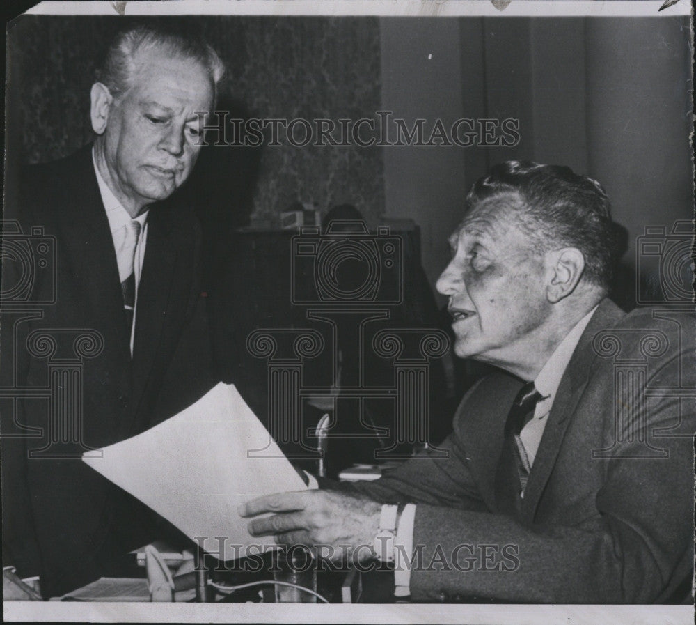 1963 Press Photo Ralph Bellamy Stage Film TV Star Rep Cecil King House WaysMeans - Historic Images