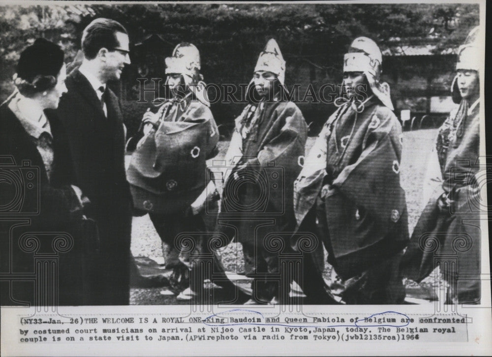 1964 Press Photo Belgium&#39;s King Baudouin &amp; Queen Fabiola in Japan - Historic Images