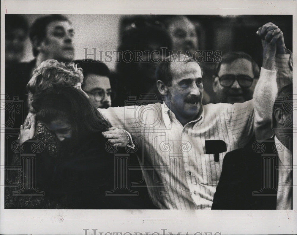 1991 Press Photo Henry Meinholz Verdict Victim Melissa Benoit Family Happy - Historic Images