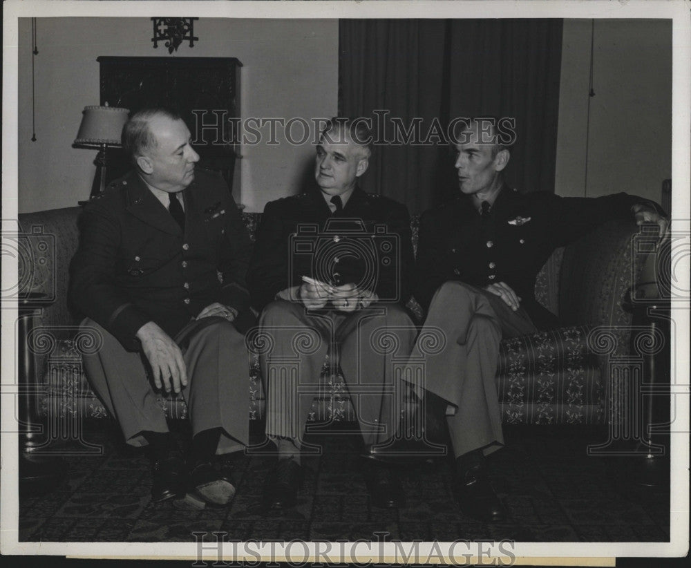 1942 Press Photo Maj. Gen. Walter Weaver, Maj. Gen. R. Lincoln - Historic Images