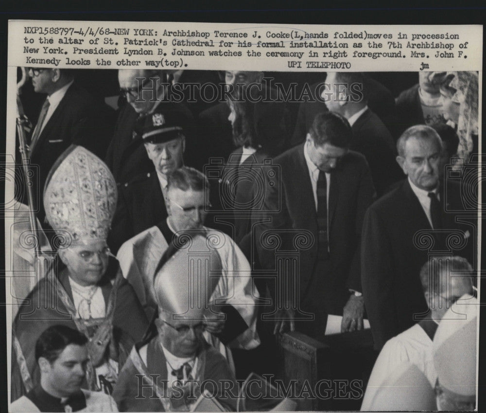 1968 Press Photo Archbishop Terence J. Cooke with President Lyndon B. Johnson - Historic Images