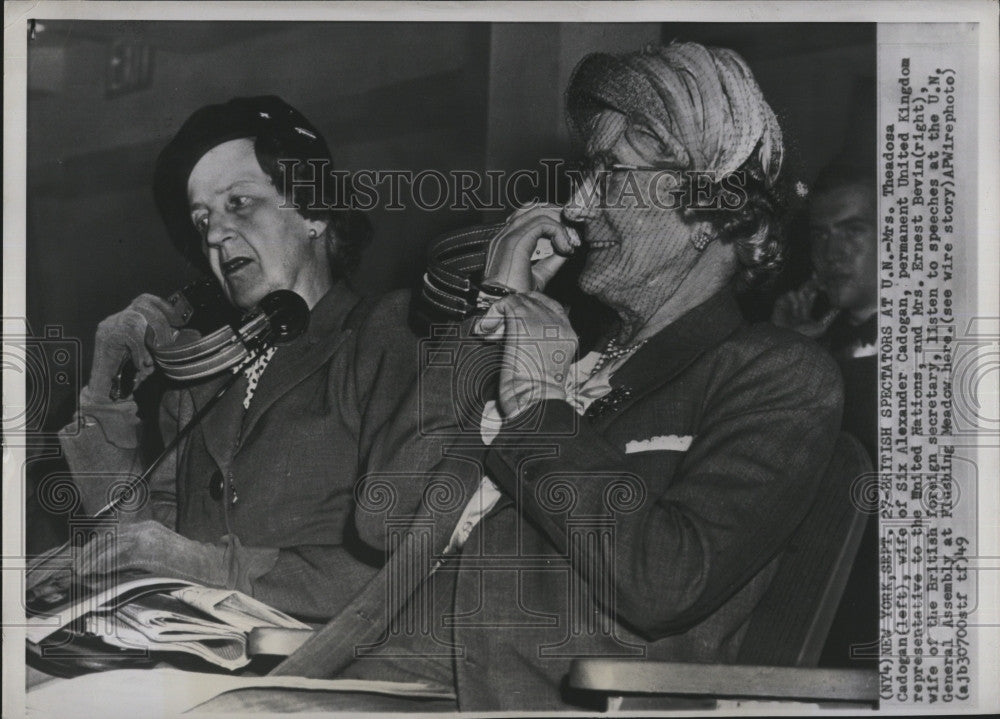 1949 Press Photo Mrs. Theadosa Cadogan, Mrs. Ernest Bevin - Historic Images