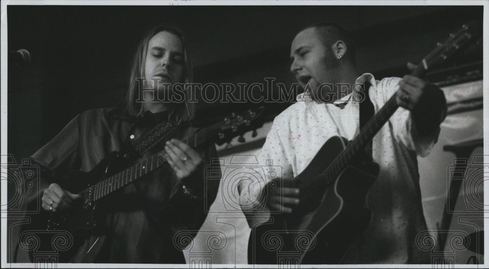 1997 Press Photo Sister Hazel lead guitar Ryan Newell, singer Ken Block - Historic Images