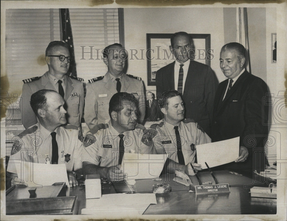 Press Photo Commander Rollin Young,Herbert Brack &amp; Alexander Robey In Office - Historic Images