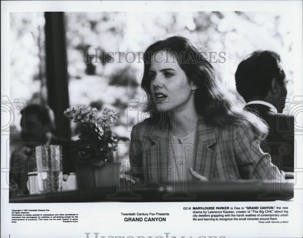 1992 Press Photo Actress Mary Louise Parker In &quot;Grand Canyon&quot; - Historic Images