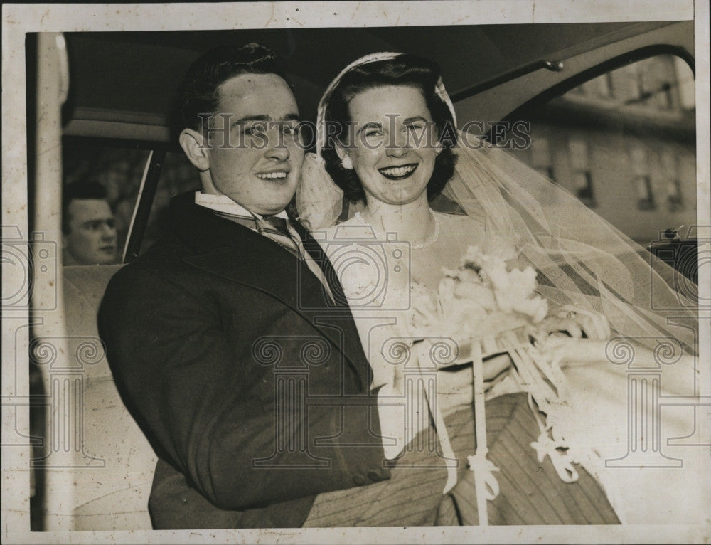 1951 Press Photo Mr.and Mrs. James F.Cosgrove,former Patricia Little. - Historic Images