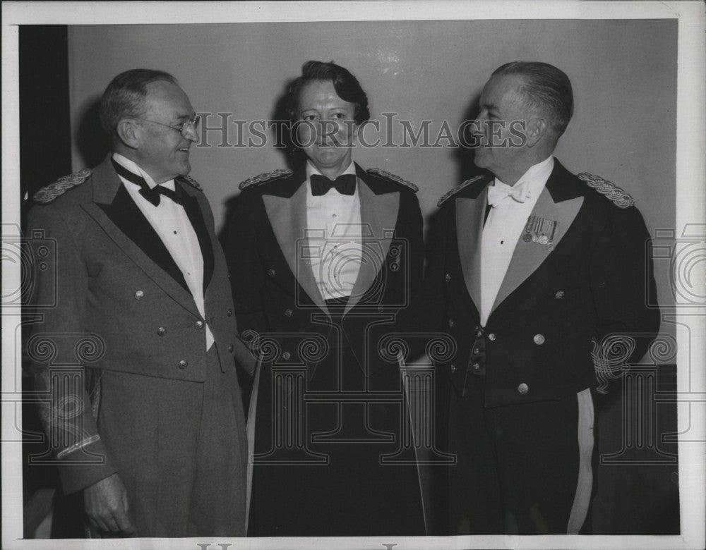 1952 Press Photo Centennial Legion Col Cooley, Maj Hubbard &amp; David Goodwin - Historic Images