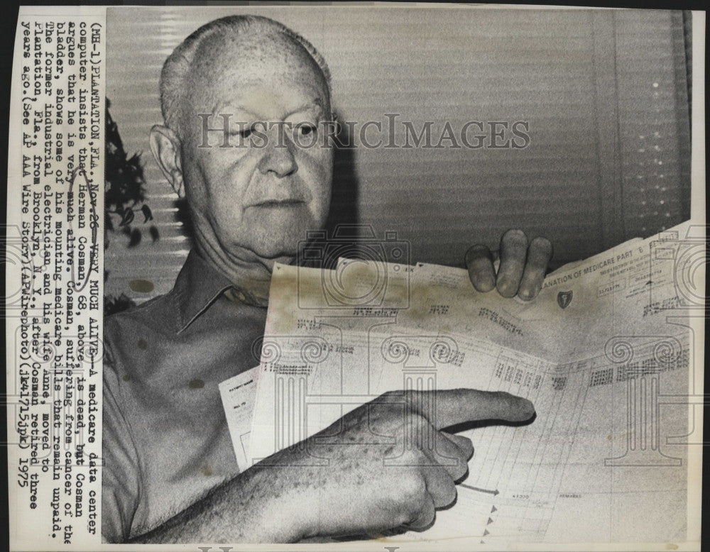 1975 Press Photo Medicare Computer Has Herman Cosman Listed as Dead - Historic Images