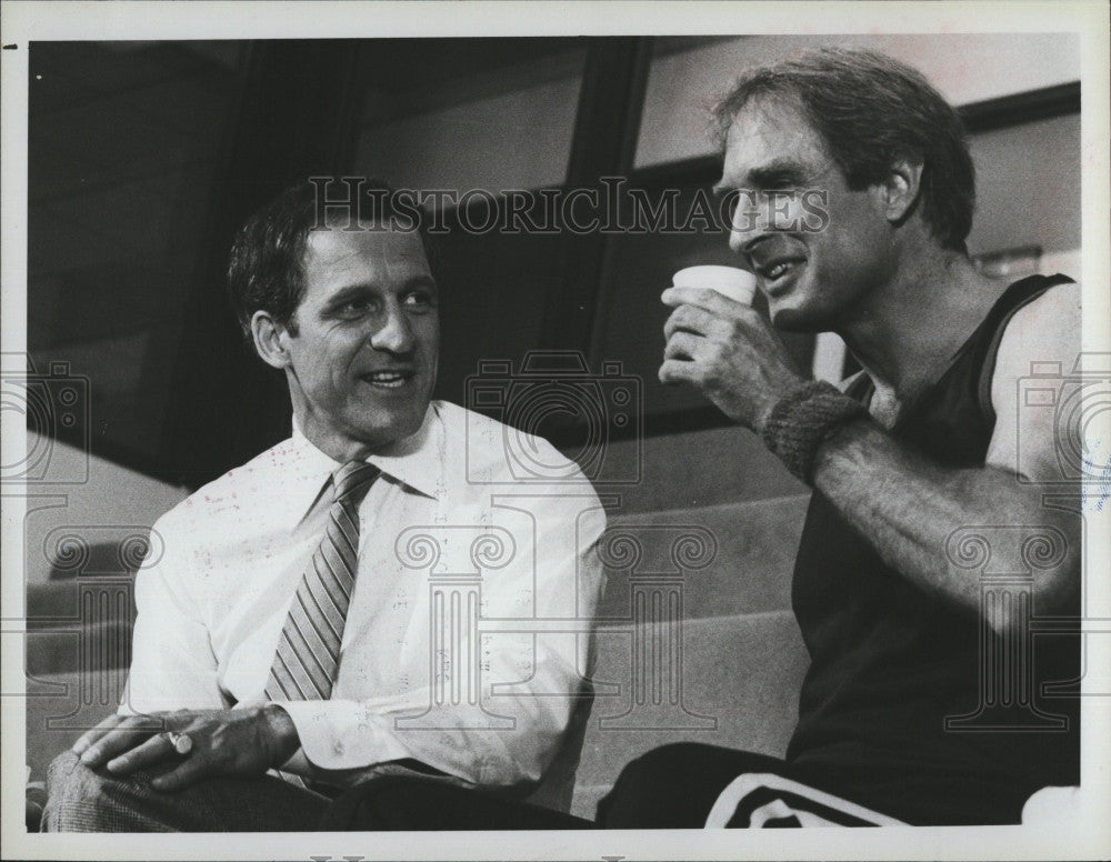 1982 Press Photo Daniel J. Travanti and Jon Cypher in &quot;Hill Street Blues&quot; - Historic Images