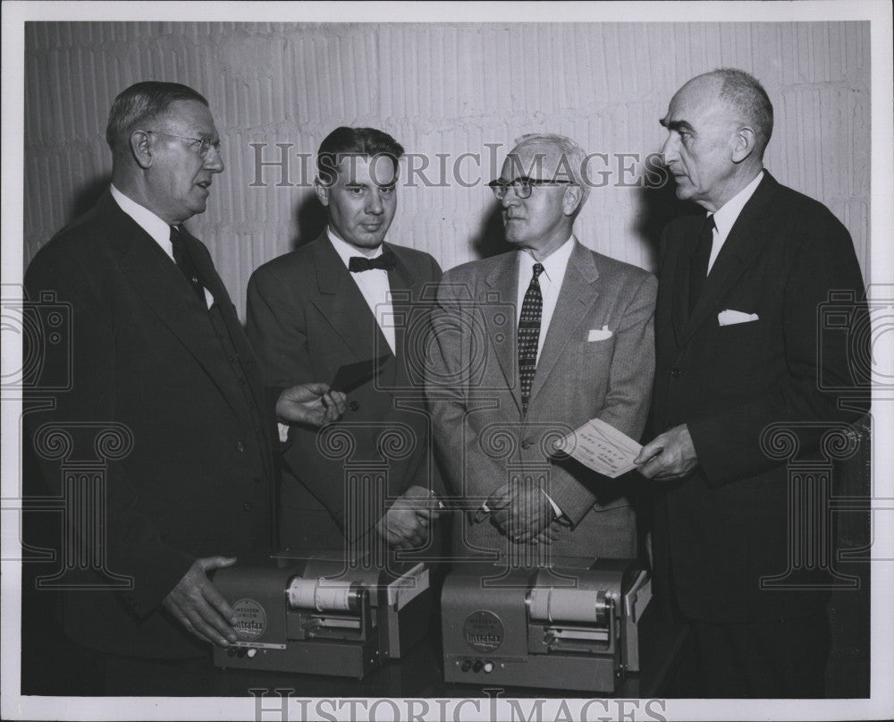 1956 Press Photo Elmer Cutts, Prof. M. Essigman, F. Moran, William Alexander - Historic Images