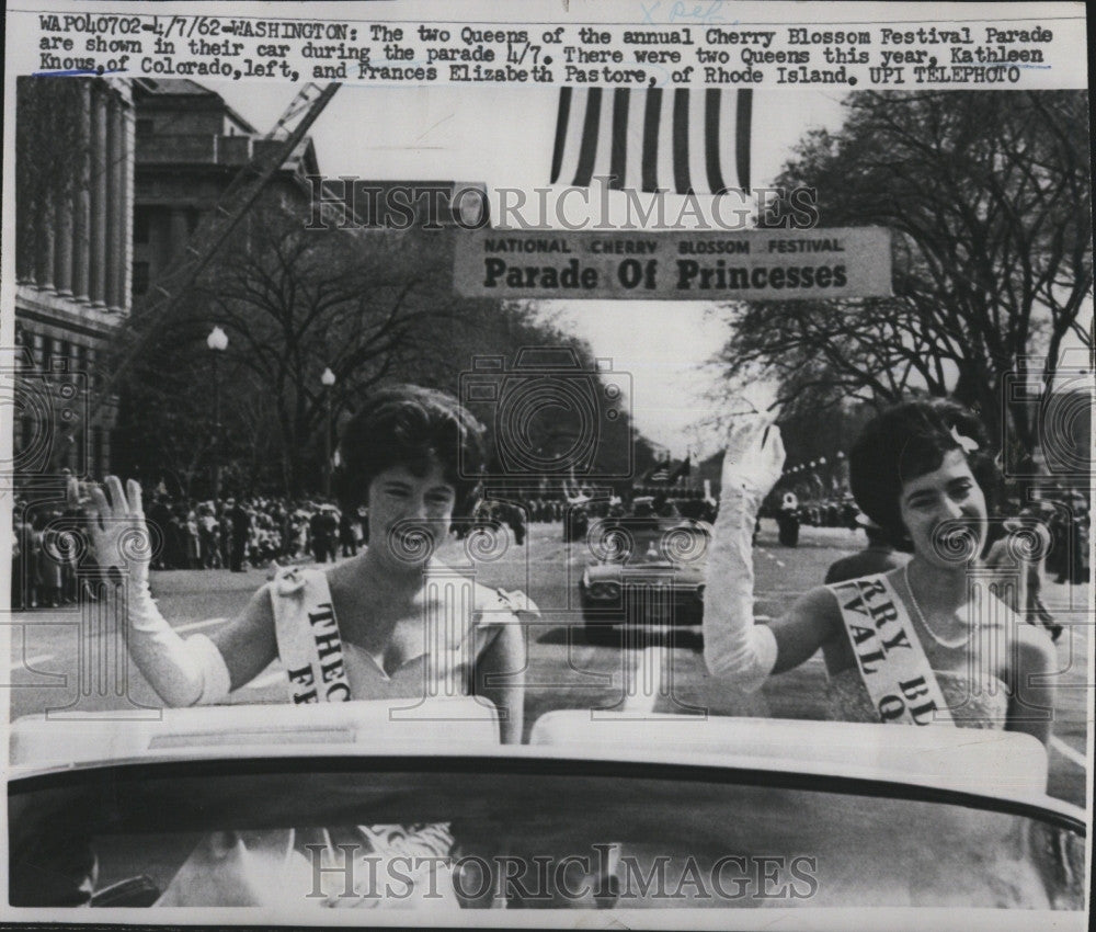 1962 Press Photo Two Queens of Cherry Blossom Festival Kathleen  Knous &amp; Frances - Historic Images