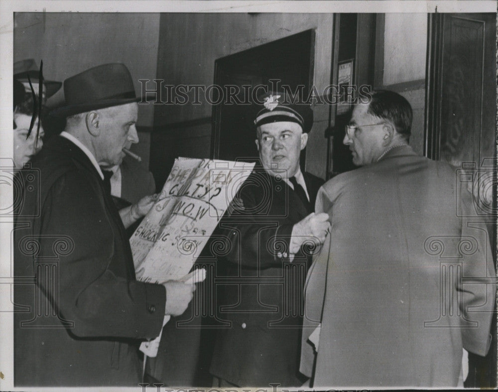 1954 Press Photo Chief Defense Atty. William J. Corrigan &amp; guard Edward Lavelle - Historic Images