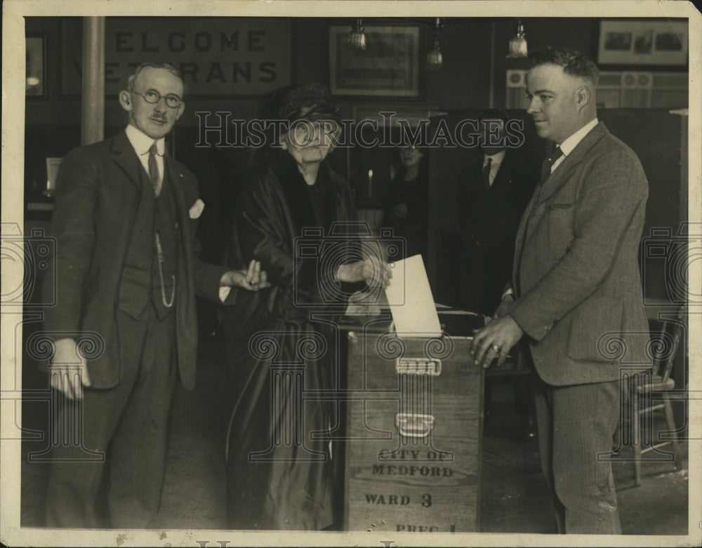 1924 Press Photo Mrs. Cecilia Coolidge, Edward Fahey, Albert Tainter - Historic Images