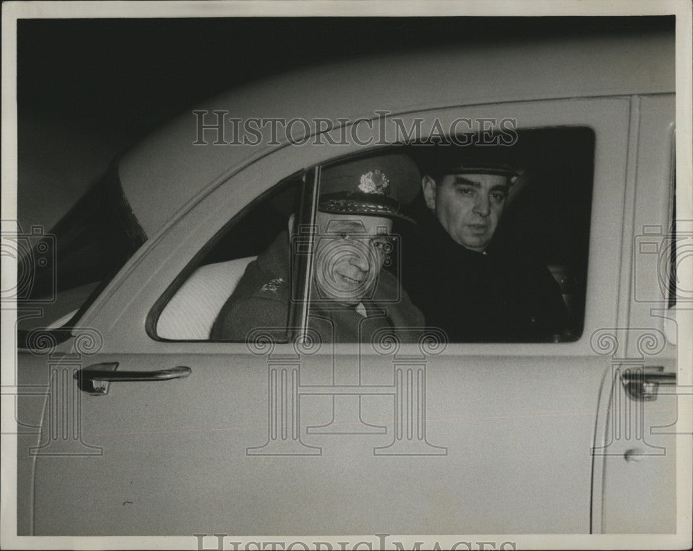1957 Press Photo Brig General Kemai Suier &amp; Captain Ali Bora Turkey Officials - Historic Images