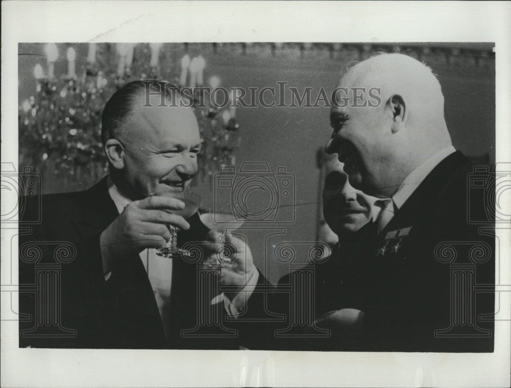 1957 Press Photo Finland Prime Minister VJ Sukselainen &amp; Communist Party Khrushc - Historic Images