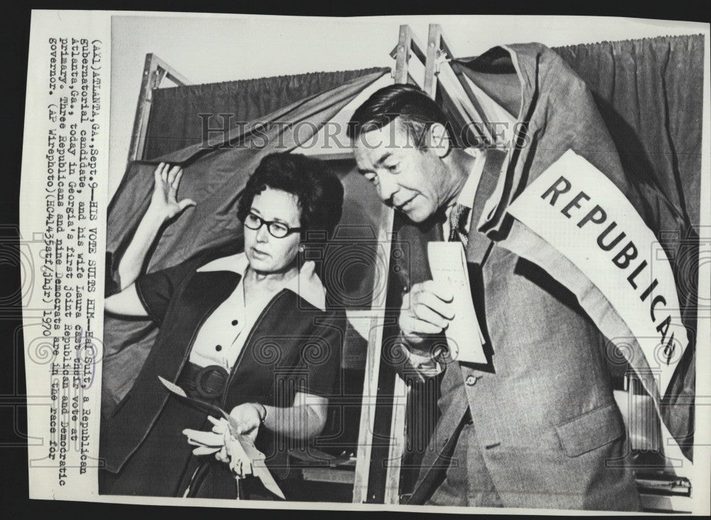 1970 Press Photo Hal Suit &amp; wife on the Rep. campaign trail - Historic Images