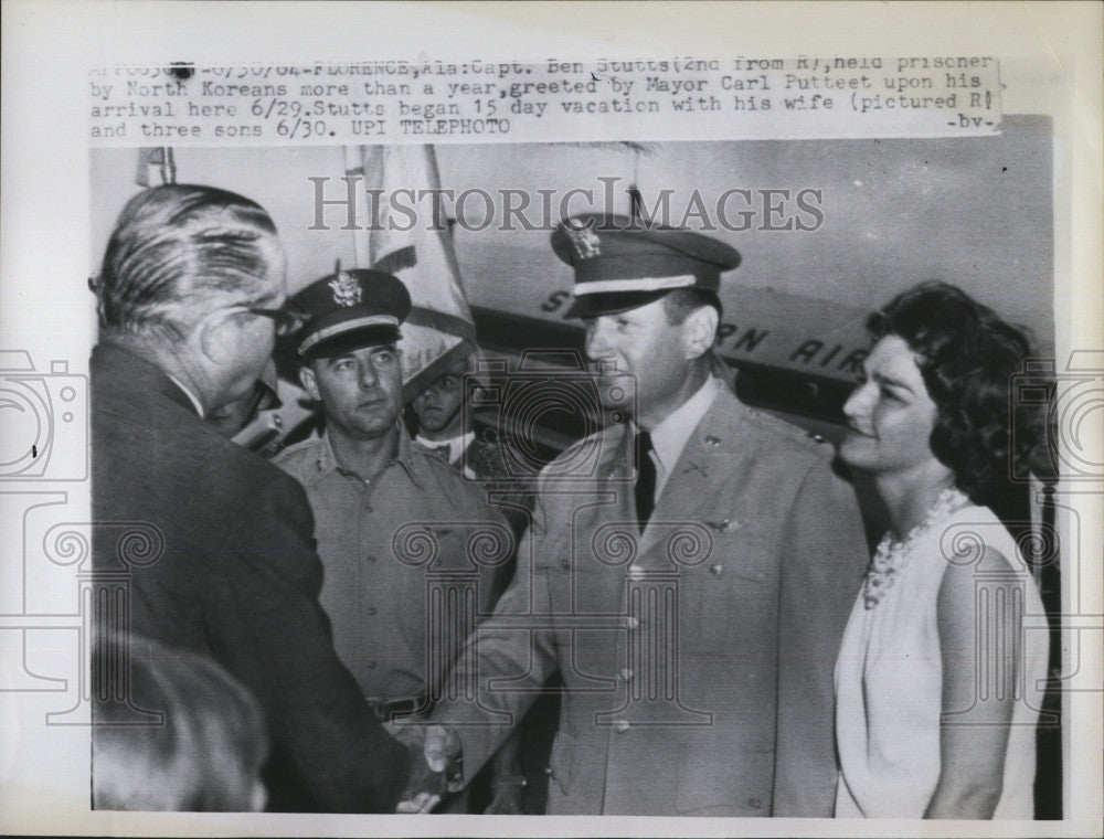 1964 Press Photo Capt. Ben Stutts, wife, Mayor Carl Putteet - Historic Images