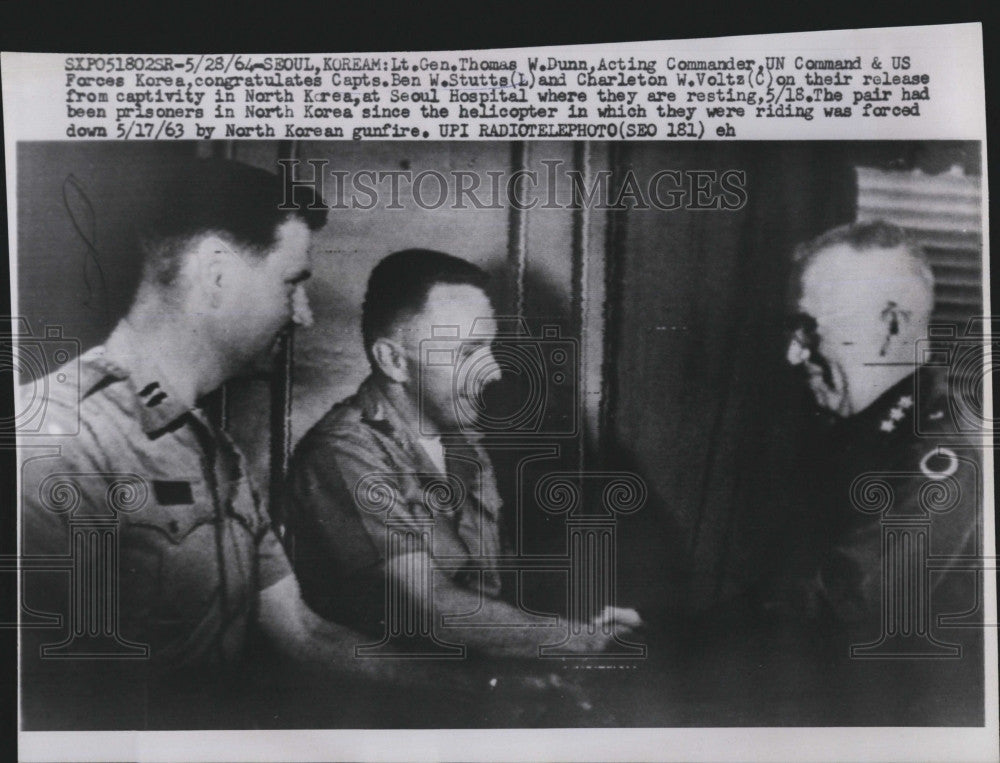 1964 Press Photo Capt. Carleton Voltz, Capt. Ben Stutts, Lt. Gen. Thomas Dunn - Historic Images