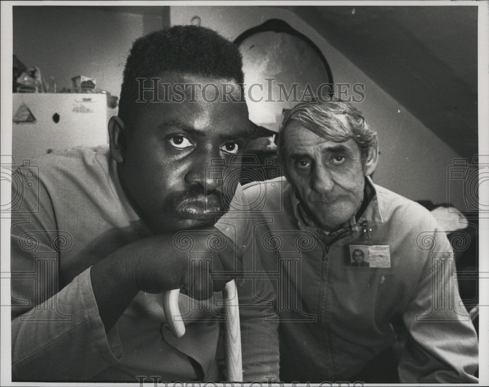 Press Photo Cab driver Eddie Partain saves Dennis Allan from beating - Historic Images