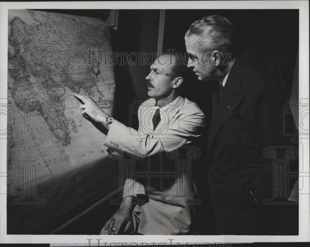 1951 Press Photo Radio Washington correspondent Bill Costello &amp; Edmund Chester - Historic Images