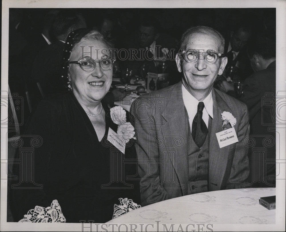 1952 Press Photo Mr. and Mrs. Carl Parmaria - Historic Images