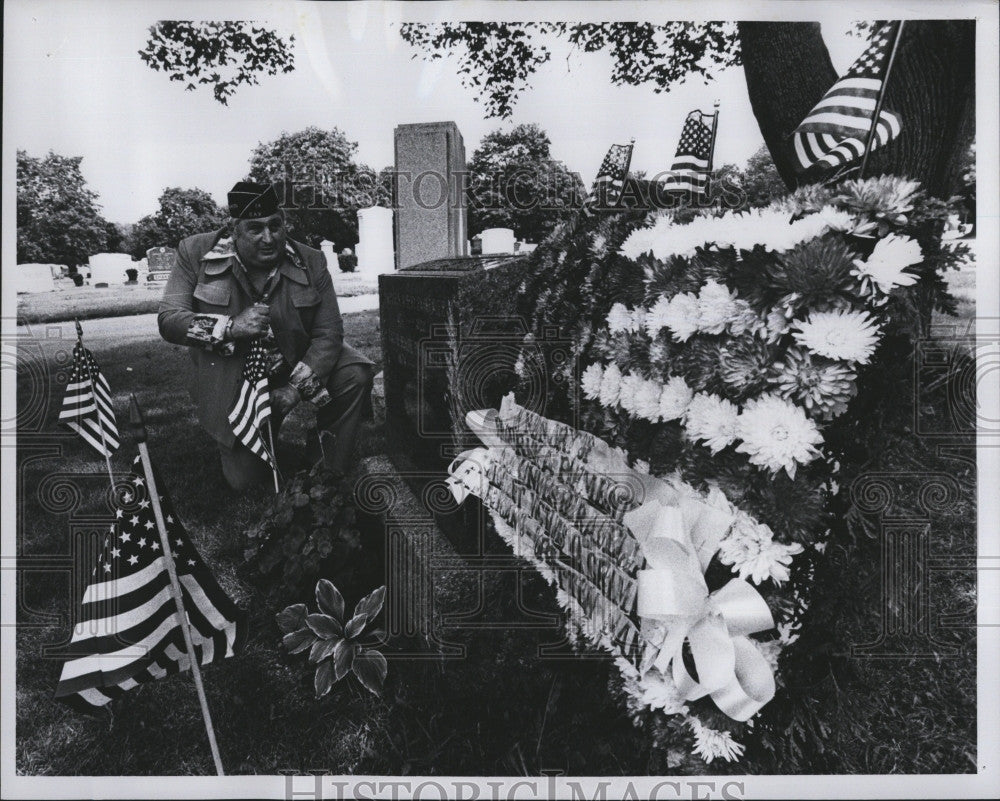 1977 Press Photo Commander William F. Cobuzzi - Historic Images