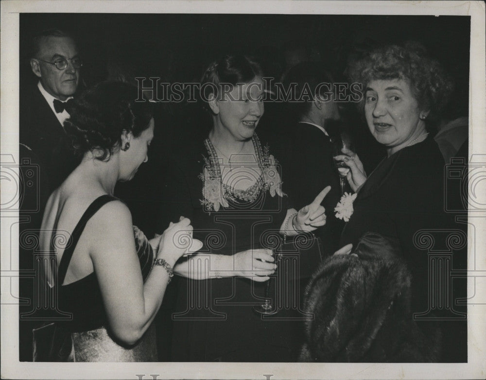 1948 Press Photo Mme. Alexandre Parodi, Mrs. Herbert Evatt, Mrs. John F. Dulles - Historic Images