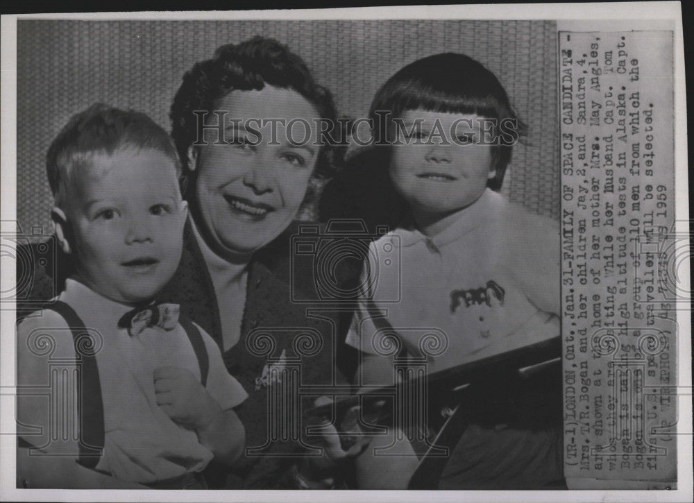 1959 Press Photo family of astronaut Capt. Tom Bogan - Historic Images