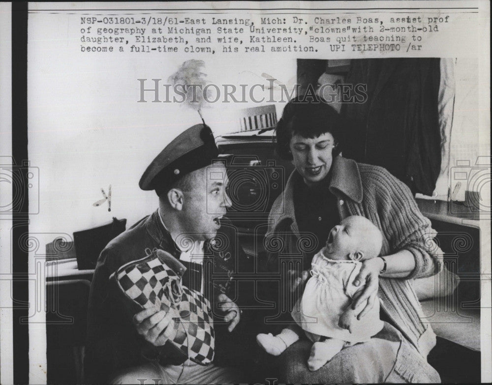 1961 Press Photo Dr Charles Boas Clowns With His Family - Historic Images